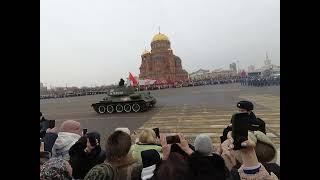 Парад в честь 80-летия Сталинградской битвы в Волгограде 2 февраля 2023 года