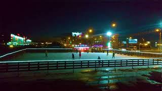 Предновогодний ледовый каток на Тракторном посёлке в Волгограде